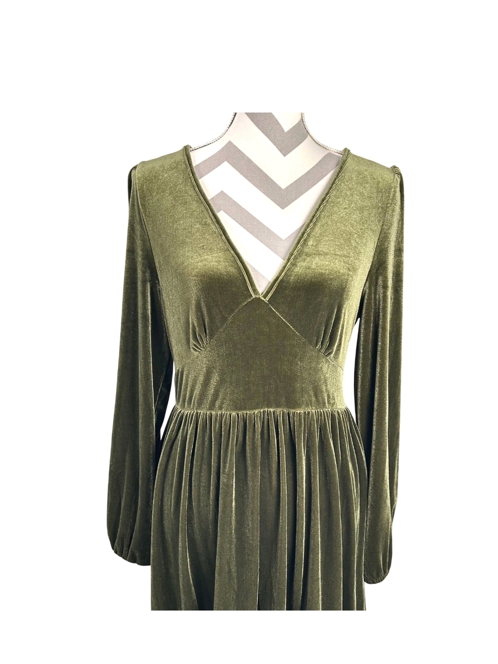 Halara Dress Womens Size M Green Velvet Everyday Ruffled Hem Mini V-Neck Chill